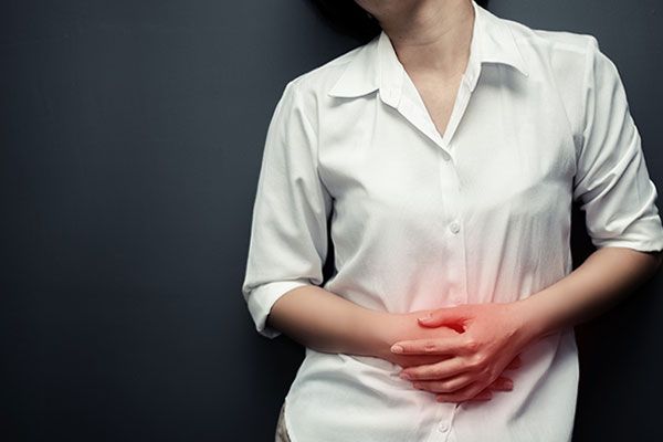 woman experiencing pelvic pain